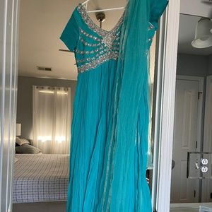 Salwar Suit size M